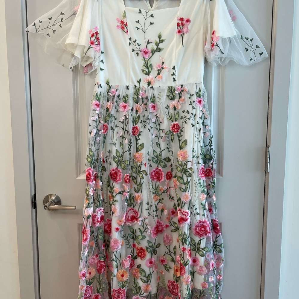 Deauville- embroidered floral mesh maxi dress-ivory pink short sleeve- size M